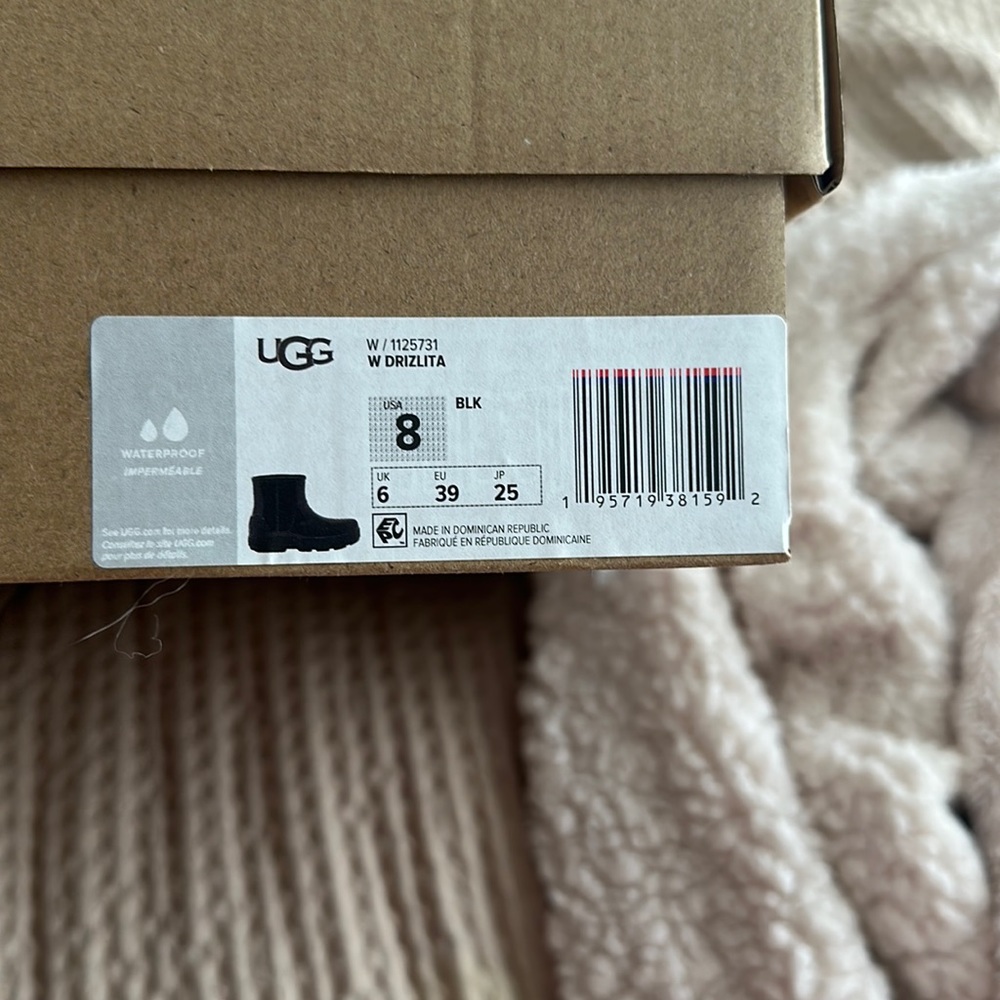 UGG DRIZLITA